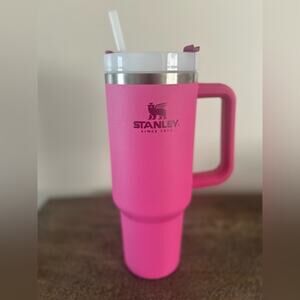 Stanley Quencher H2.0 40 oz Travel Tumbler in Fuchsia